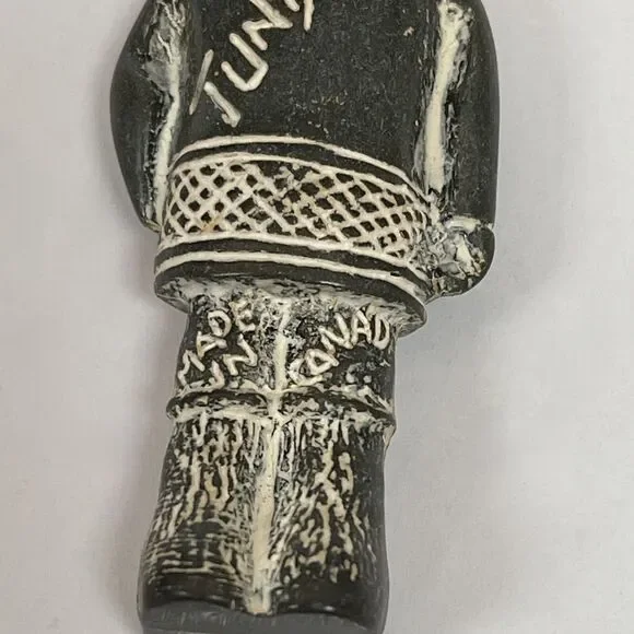 Tundra Eskimo Figure without Key Chain - Picture 3 of 3